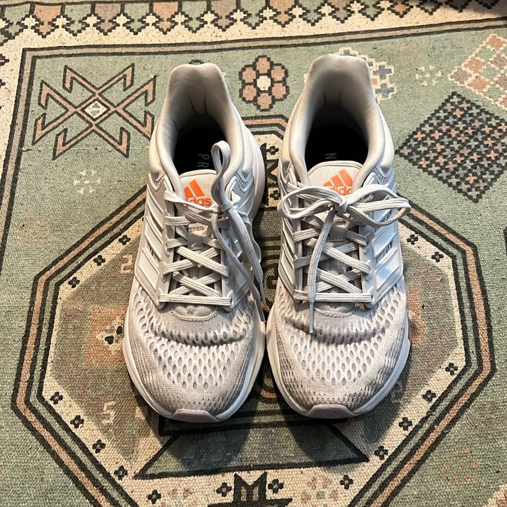 Adidas Bounce Tennis Shoes NWOT